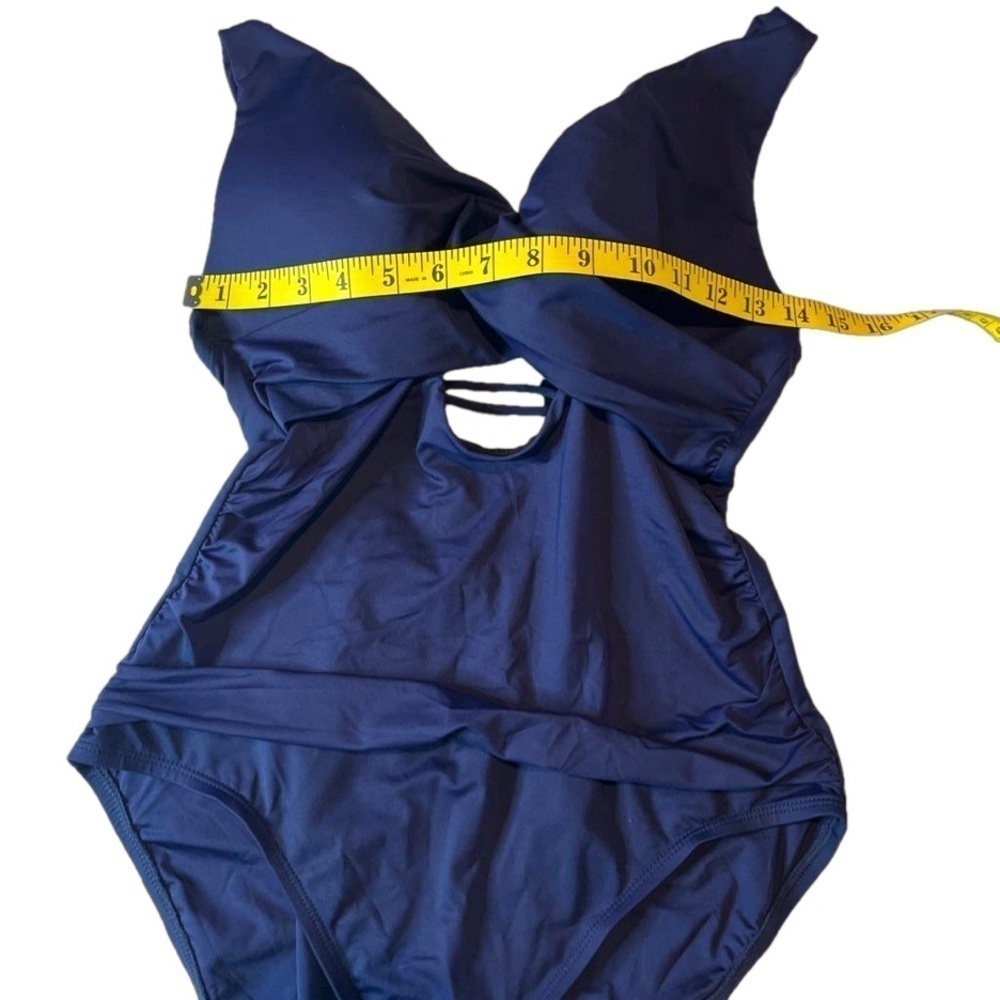 La Blanca Standard Island Goddess Cross Front Keyhole Swimsuit, Size 12 - Picture 7 of 11